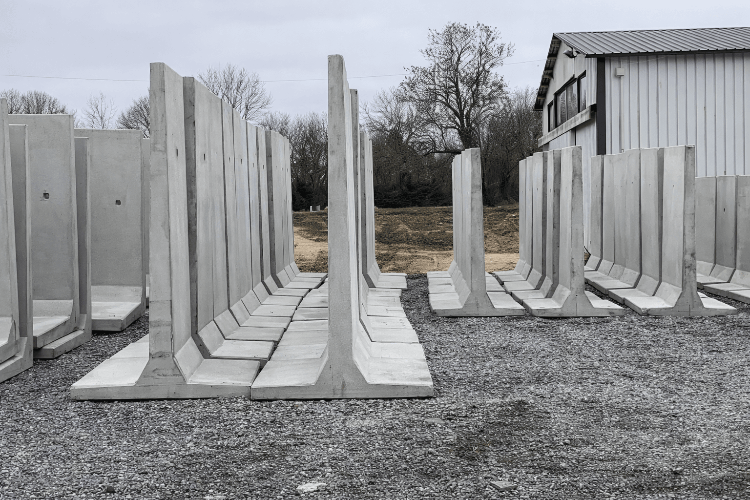 Murs béton préfabriqués en T